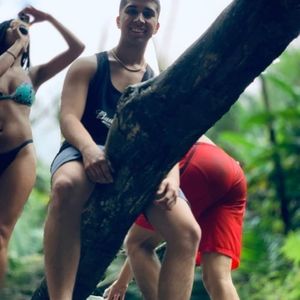 Meet your Posher, Christian